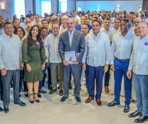 FEDODIM resalta aporte del presidente Abinader de 4,000 millones para aceras y contenes.