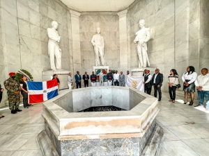 FEDODIM OFRENDA A LOS PADRES DE LA PATRIA
