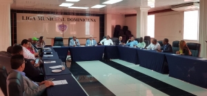 LOS MIEMBROS DEL CONSEJO DE LA FEDERACIÓN DOMINICANA DE DISTRITOS MUNICIPALES CELEBRÓ EN LA MAÑANA DE HOY SU REUNIÓN ORDINARIA