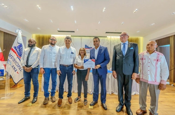 Pedro Richardson resalta el rol de los alcaldes pedáneos durante acto organizado por la Liga Municipal Dominicana