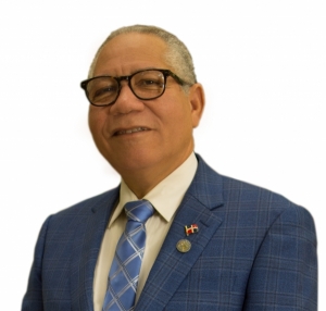 Director Ejecutivo (Dr. Pedro Richardson).